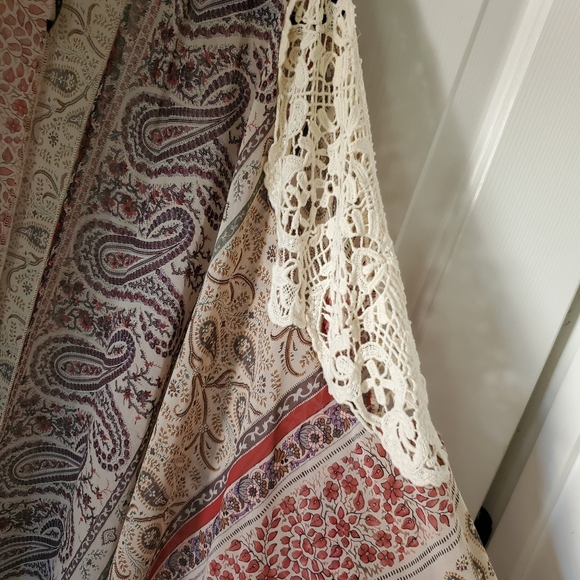 Zouk: Cardigan w/lace detail on shoulders/sleeves - Picture 5 of 7